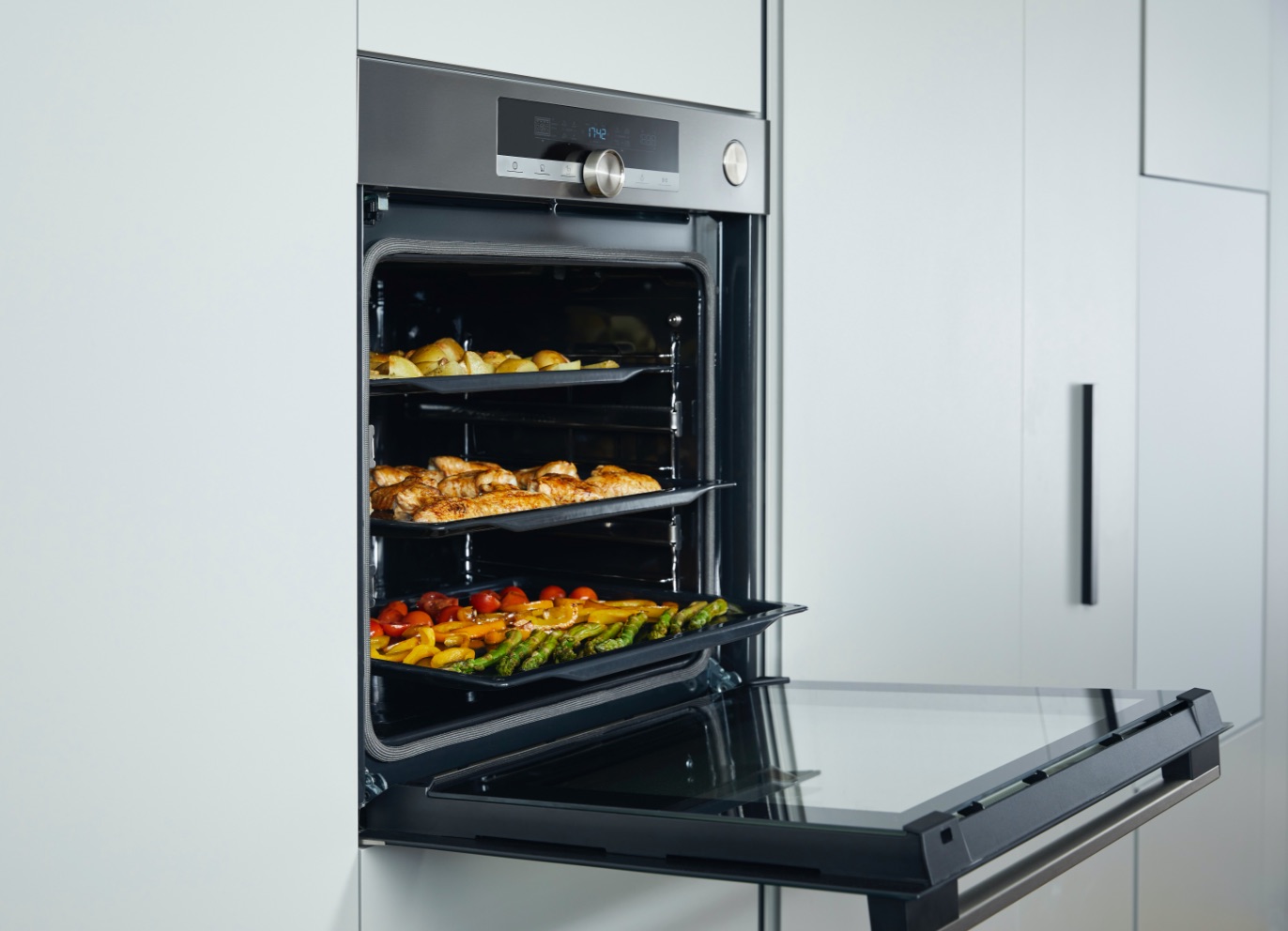 Hisense BSA6634PX Simultaneous Cooking feature image - mobile