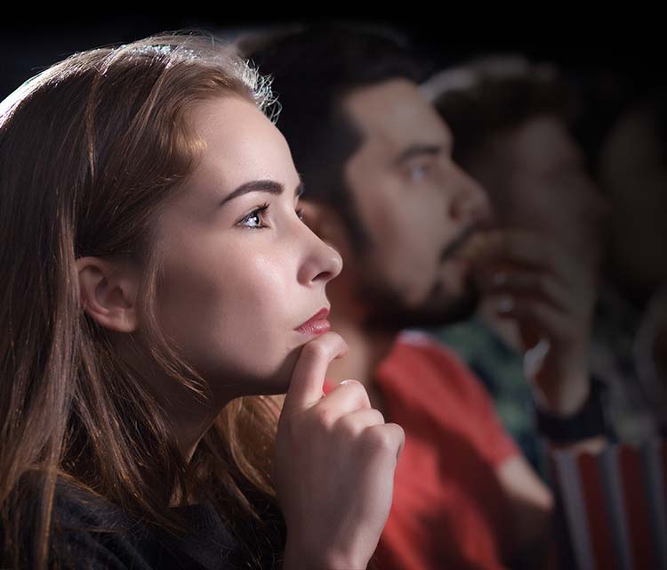 Hisense 100L9G Film Maker Mobile